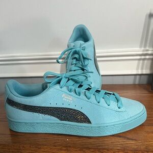 NWOT-Puma Rare Women’s Suede Sneakers